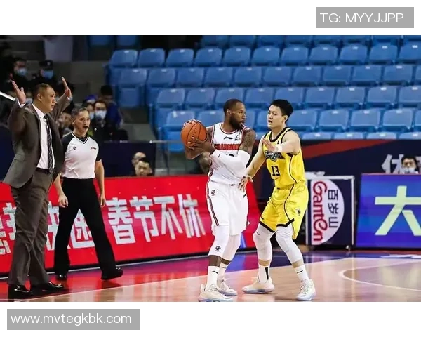 火箭队与76人队激战正酣1月4日精彩对决引发球迷热议