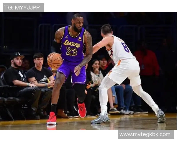 热火与湖人激战12月11日NBA常规赛全场精彩回顾与赛后分析